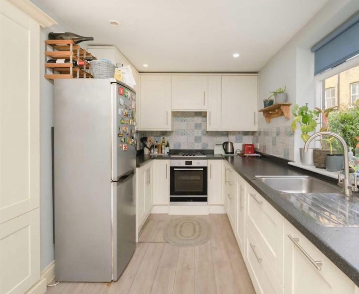Spacious One Bedroom Flat Londra