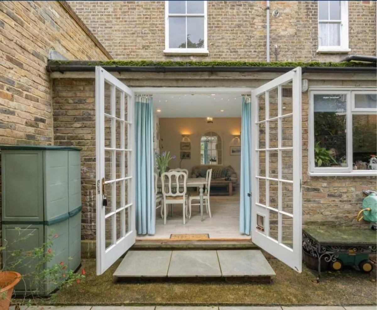 Spacious One Bedroom Flat * Londra
